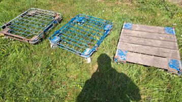 3 transportkarren metaal / hout beschikbaar voor biedingen