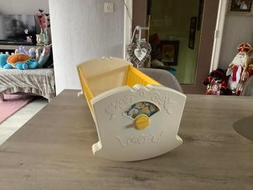 Fisher Price plastic poppen muziekbedje (17x49 cm) beschikbaar voor biedingen