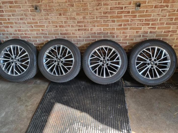 Winterbanden met originele Hyundai Tucson velgen 2 sets, Auto-onderdelen, Banden en Velgen, Band(en), Winterbanden, Overig, Nieuw