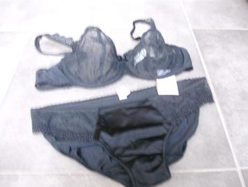 Nieuwe 75D Chantelle  bh’s beschikbaar voor biedingen