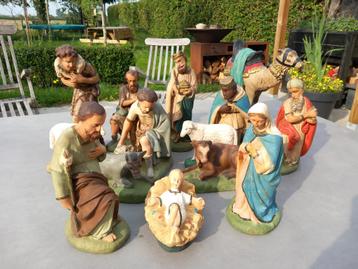 14 grote unieke retro-vintage stenen kerststalbeelden beschikbaar voor biedingen