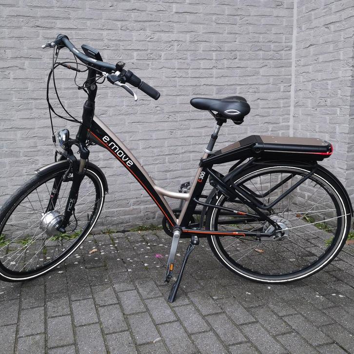Elektrische damesfiets "E-Move C300"!!! Zo goed als NIEUW!!!, Fietsen en Brommers, Elektrische fietsen, Ophalen