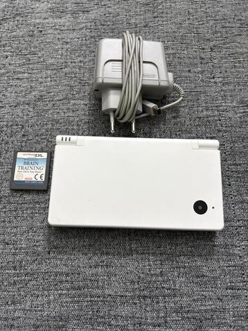 Nintendo DSi (White) + Original Charger + Game beschikbaar voor biedingen