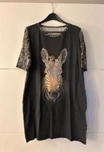 Zwarte jurk met giraf, Zwart, Maat 42/44 (L), Ophalen of Verzenden, Zo goed als nieuw