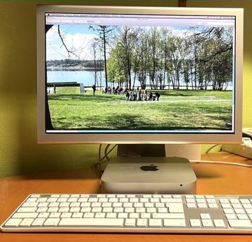 Volledige computer installatie met Mac mini beschikbaar voor biedingen