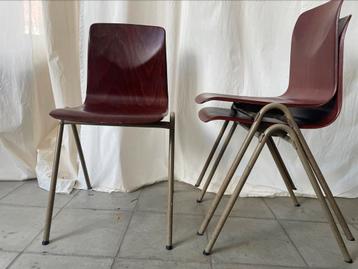 Obo Eromes Pagholz stapelbare stoelen disponible aux enchères