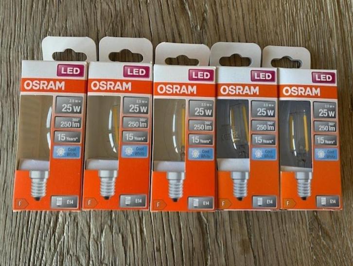 MOET WEG: NIEUWE led-lampen E14 2,5W (2.5euro voor 5 stuks), Huis en Inrichting, Lampen | Losse lampen, Nieuw, Led-lamp, Minder dan 30 watt