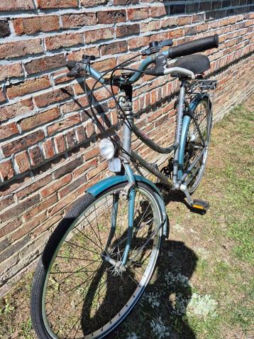 Damesfiets beschikbaar voor biedingen