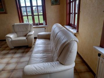 Zetels, crèmekleurig beschikbaar voor biedingen