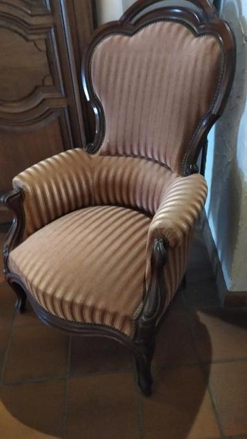 Fauteuil bergère  Louis Philippe noyer  beschikbaar voor biedingen
