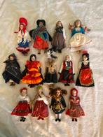 39 klederdracht poppen +-15 cm, Enlèvement, Comme neuf