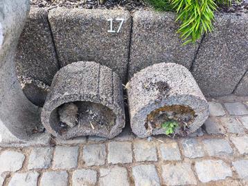 Béton bloembakken  beschikbaar voor biedingen