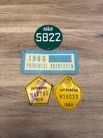 Oude metalen plaatjes van 1966, 1978 en 1990, Hobby & Loisirs créatifs, Autocollants & Images, Enlèvement, Utilisé, Plusieurs images