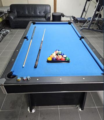 pooltafel beschikbaar voor biedingen