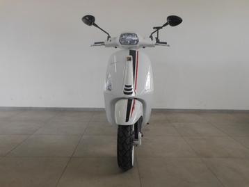 Vespa Sprint 125 S Justin Bieber X Vespa beschikbaar voor biedingen