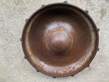 gietijzeren voederbak (diameter 60 cm) beschikbaar voor biedingen