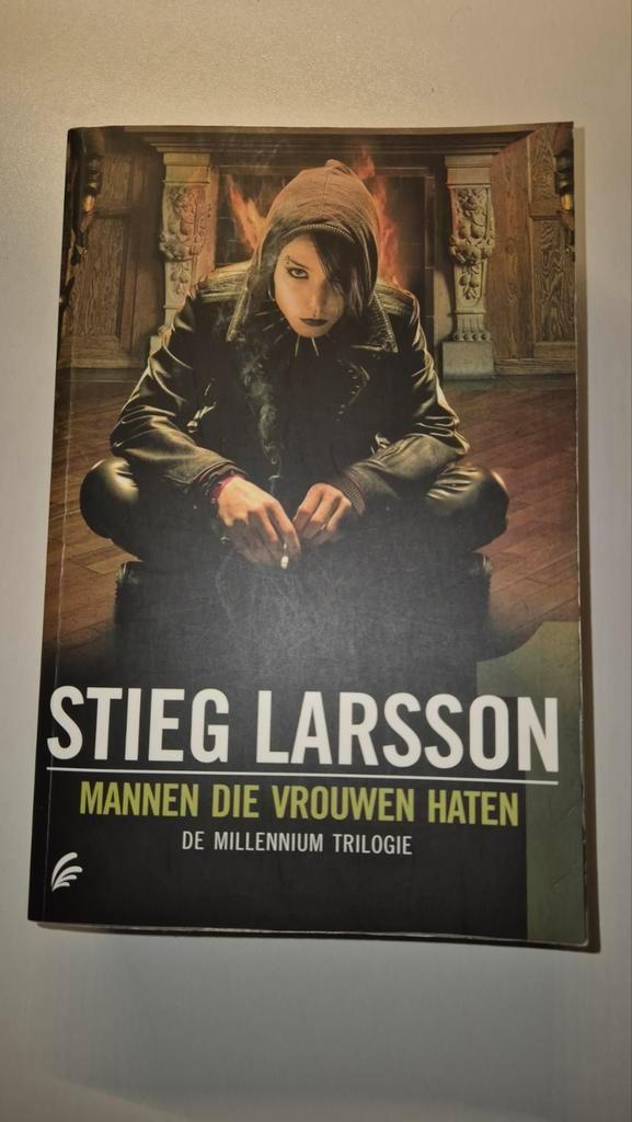 Stieg Larsson - Mannen die vrouwen haten, Boeken, Thrillers, Zo goed als nieuw, Ophalen