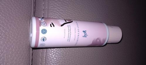 Self boost of freshness facial lotion GEZICHTSREINIGER, Handtassen en Accessoires, Uiterlijk | Gezichtsverzorging, Nieuw, Verzorging