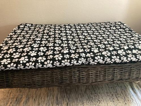 XL Hondenbed met kussen plat ontwerp 125x80x15 cm wilgen gri, Dieren en Toebehoren, Hondenmanden, Nieuw, Riet, Ophalen
