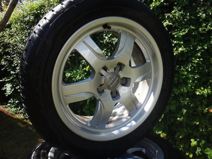 Pneus et jantes audi, Autos : Pièces & Accessoires, Pneus & Jantes, Pneus et Jantes, Pneus hiver, 17 pouces, 225 mm, Utilisé, Enlèvement