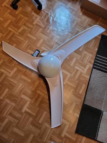 Ventilateur de plafond blanc - diam 132cm avec luminaire