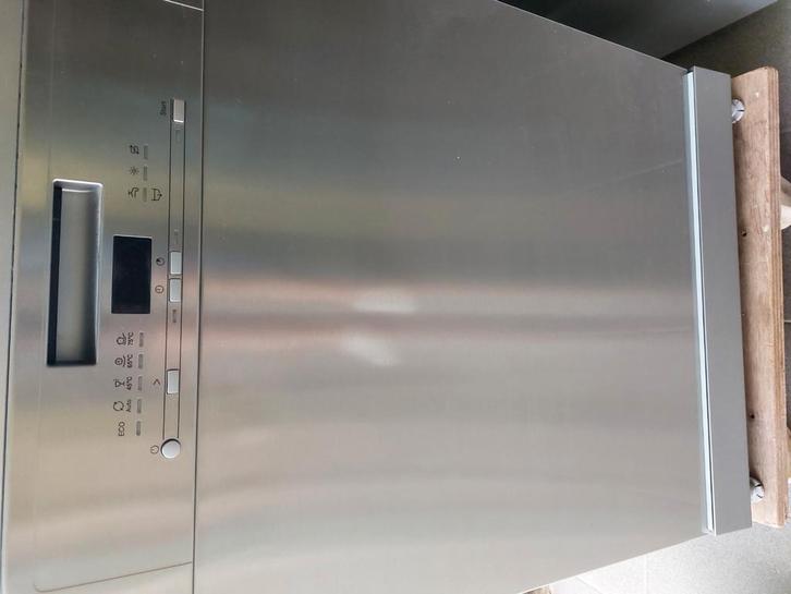 Vaatwasser Miele (vrijstaand), Elektronische apparatuur, Vaatwasmachines, Zo goed als nieuw, Inbouw, Ophalen