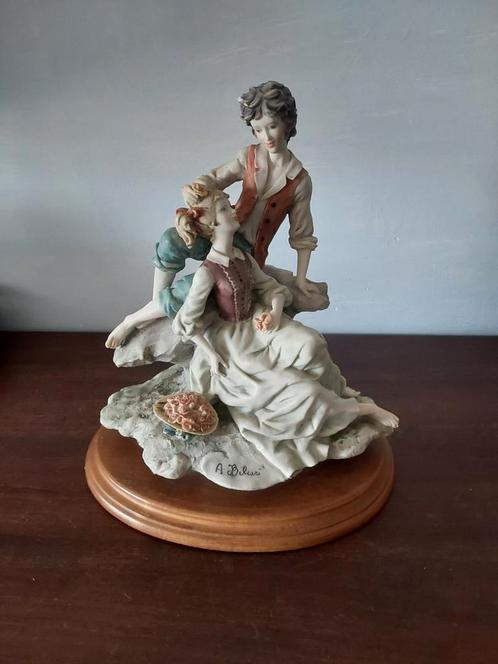 COLLETIONS CAPODIMONT de "A BELCARI "=FIGURINE en biscuit, Antiek en Kunst, Antiek | Porselein, Ophalen