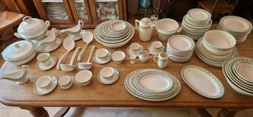 Boch Carlotta aardewerk servies, Antiek en Kunst, Antiek | Servies compleet, Ophalen of Verzenden
