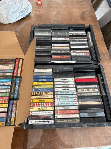 Veel cassettebandjes origineel beschikbaar voor biedingen