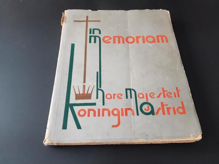 À LA MÉMOIRE DE SA MAJESTÉ LA REINE, Collections, Maisons royales & Noblesse, Utilisé, Enlèvement ou Envoi