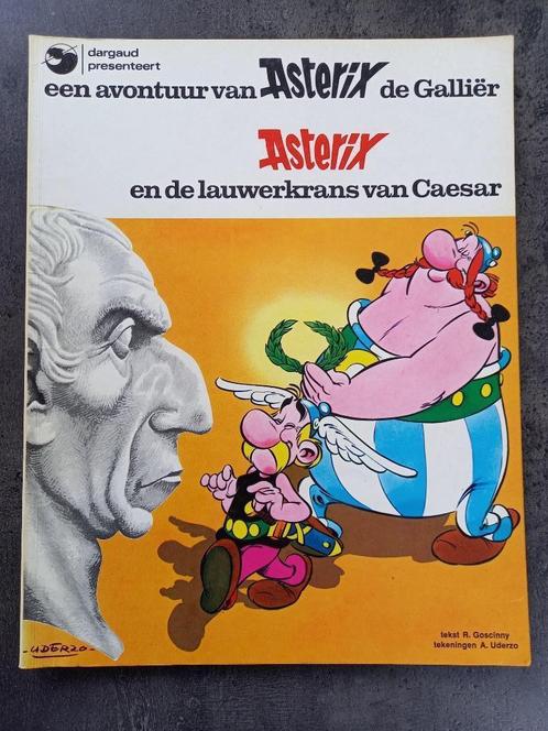 Strip Asterix - En de lauwerkrans van Caesar, Livres, BD, Utilisé, Une BD, Enlèvement ou Envoi
