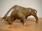 Bronzen stier Art Deco Kubisme Stijl gesigneerd Chenet 23 cm, Antiek en Kunst, Ophalen of Verzenden, Brons