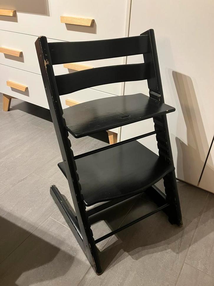 Stokke tripp trapp stoel zwart (likje verf nodig), Kinderen en Baby's, Kinderstoelen, Gebruikt, Meegroeistoel, Ophalen