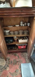 Servies en andere spullen in de kast gratis, Huis en Inrichting, Ophalen
