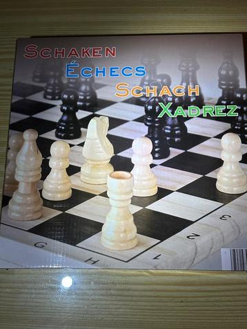 Nieuwe houten schaakspellen beschikbaar voor biedingen