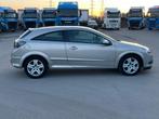 •⁠  ⁠Opel Astra GTC •⁠Jaar 2009 •⁠  149000.km  1.4i Benzine, Auto's, Handgeschakeld, Grijs, Euro 4, 3 deurs