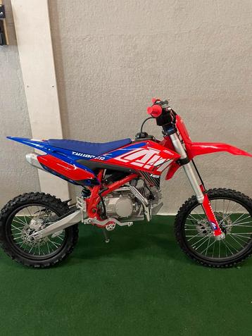 Nieuwe Apollo Thunder 125CC crossmotor beschikbaar voor biedingen