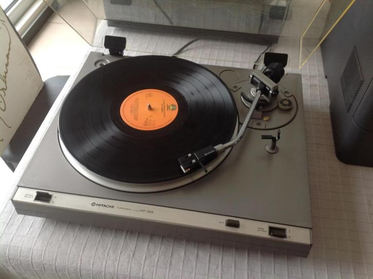 Platenspeler Hitachi HT-324, Audio, Tv en Foto, Platenspelers, Zo goed als nieuw, Platenspeler, Ophalen of Verzenden