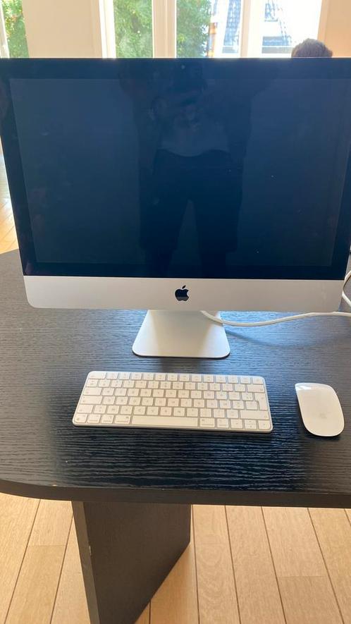 iMac 21 pouces avec clavier et souris, Computers en Software, Apple Desktops, Zo goed als nieuw, iMac, HDD en SSD, 3 tot 4 Ghz