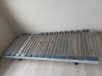 Eenpersoneens lattenbodem/bed van Swissflex met pootjes, Huis en Inrichting, Ophalen, Zo goed als nieuw, Eenpersoons