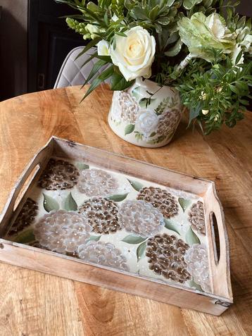 Unieke Handbeschilderd dienblad Classical Beige ByJ&S🤍 beschikbaar voor biedingen