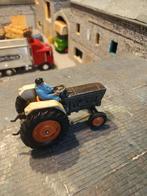 Ford 6600 Grijsbruine Britains-tractor uit 1982 + chauffeur., Ophalen of Verzenden, Gebruikt, Tractor of Landbouw, Britains