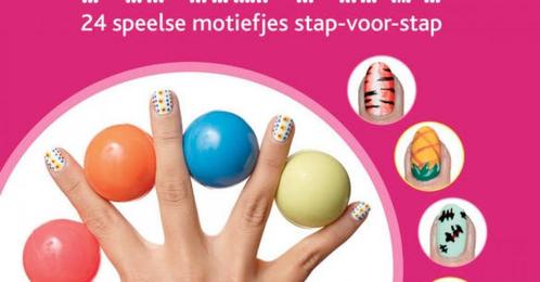 Magic nail art 24 speelse motiefjes Flair 128 blz, Handtassen en Accessoires, Uiterlijk | Cosmetica en Make-up, Zo goed als nieuw