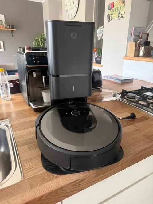 iRobot i7 MET cleanbase, Elektronische apparatuur, Stofzuigers, Zo goed als nieuw, Robotstofzuiger, Ophalen