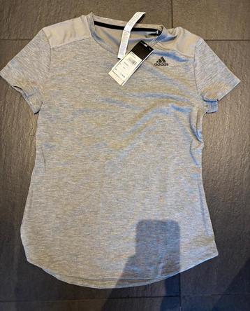 Sportshirt Adidas beschikbaar voor biedingen