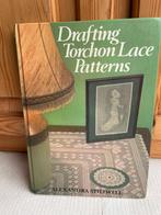 kantklossen drafting Torchon lace patterns bobbin lace, Ophalen of Verzenden, Zo goed als nieuw