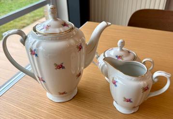 Antieke koffiepot, suikerkan en melkkan MSB Porselein beschikbaar voor biedingen