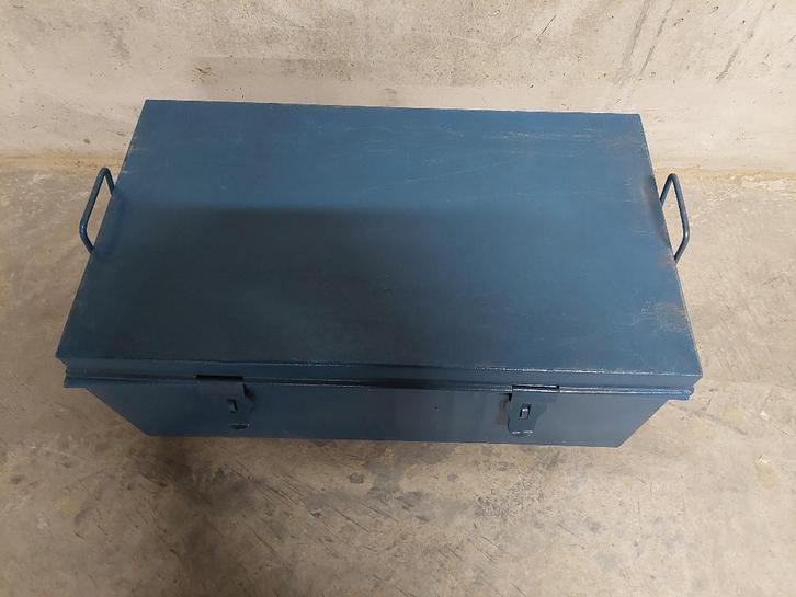 Malle en métal, Huis en Inrichting, Woonaccessoires | Kisten, Gebruikt, Metaal, Ophalen