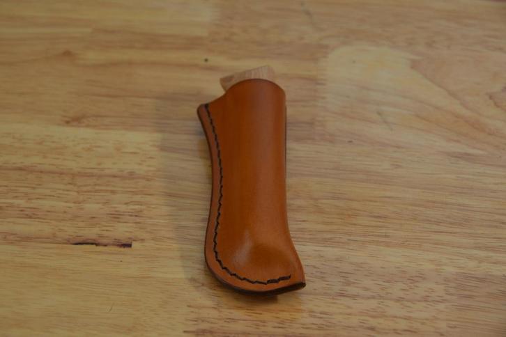 Opinel 08 met lederen sheath., Caravanes & Camping, Accessoires de camping, Neuf, Envoi