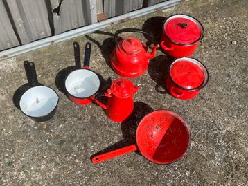 Lot emaille 6 x rood 1 x zwart